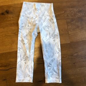 white lululemon leggings